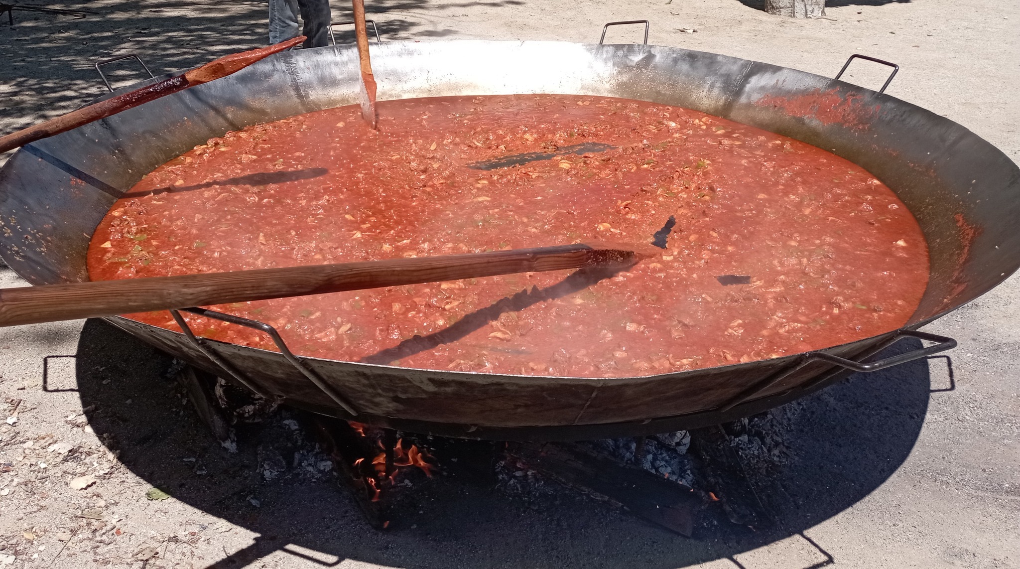 Imatge pels mitjans: Paella solidària de Sant Joan 2024